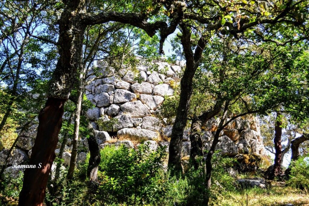 The nuraghe Majori