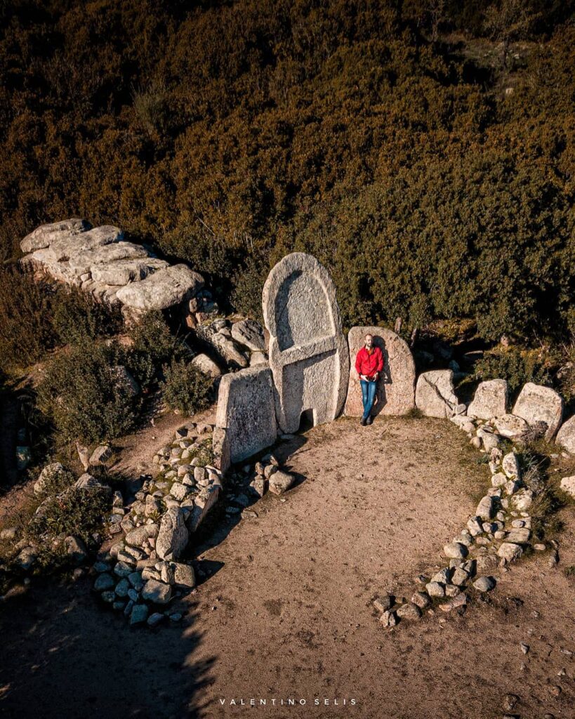 8 and 9 a: Tombs of the giants S'Ena 'e Thomes and S'Iscra 'e Lottoni - Dorgali