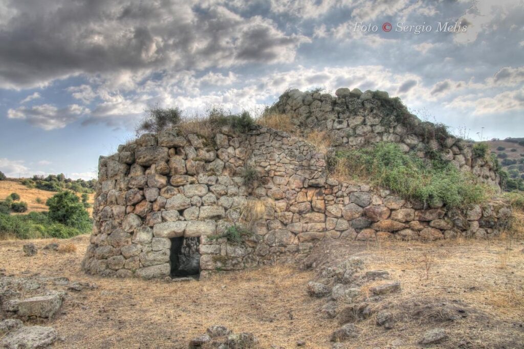 25.2 and 24.2: Nuraghe Funtana in Ittireddu and Nuraghe Mannu in Nughedu San Nicolò