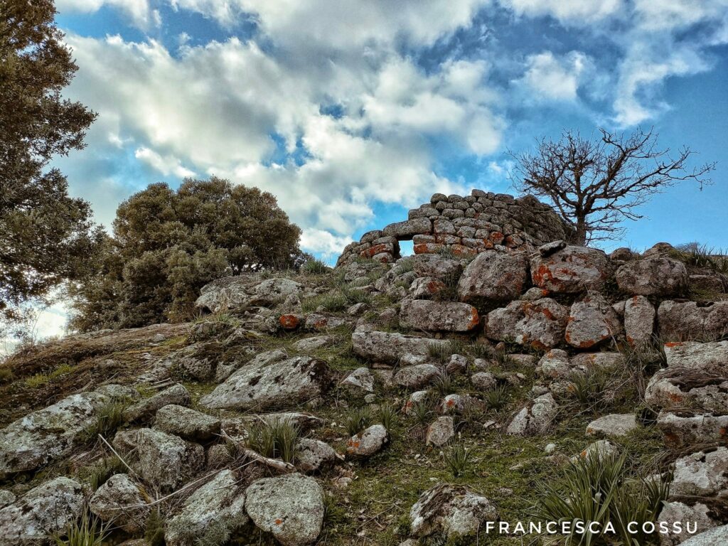 21.2 and 21a.2: Nuraghe Intro ‘e Serra and Tomba di giganti Malacarruca – Alà dei Sardi