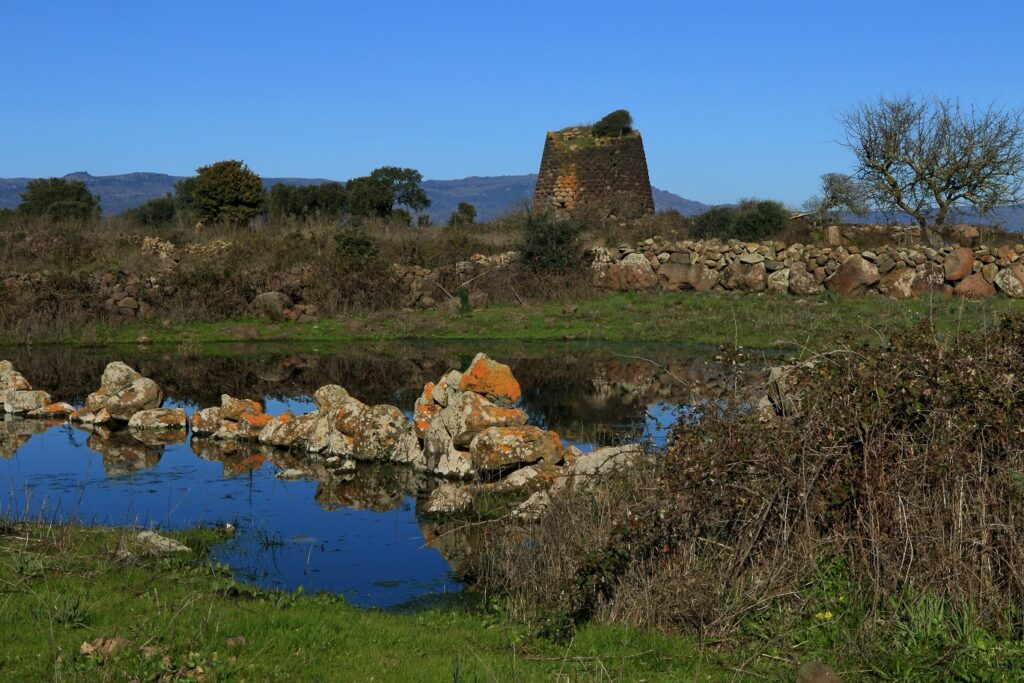 68.2 and 68a.2: The nuraghe Lure of Sedilo and the nuraghe Bighinzone of Borore.