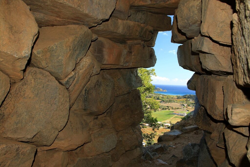 95.2 and 96.2: Nuraghe Aleri and nuraghe Longu - Tertenia