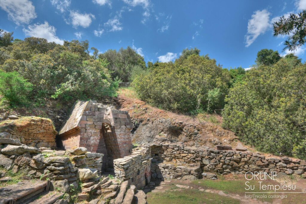 The jewels of Orune: sacred source “Su Tempiesu”