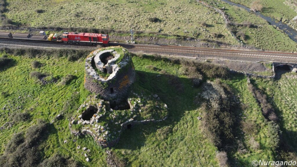 The Oes nuraghe of Giave