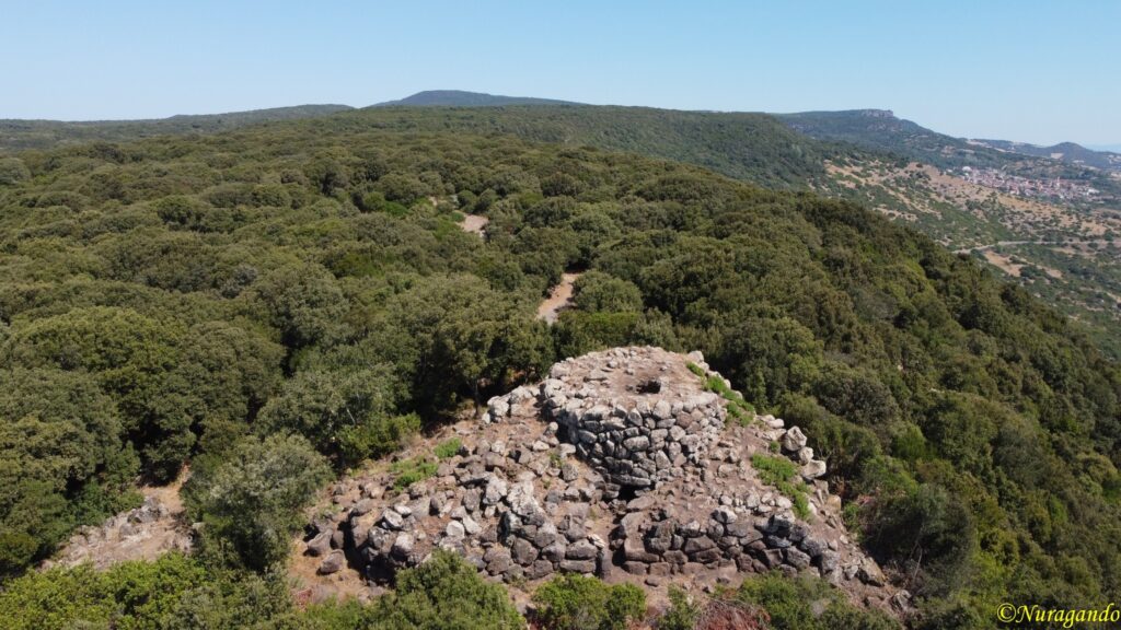The Inus nuraghe at Siris