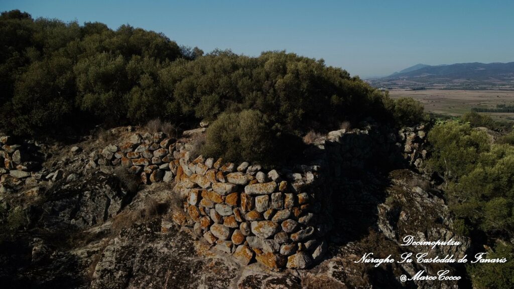 Su Casteddu 'e Fanaris between Vallermosa and Decimoputzu