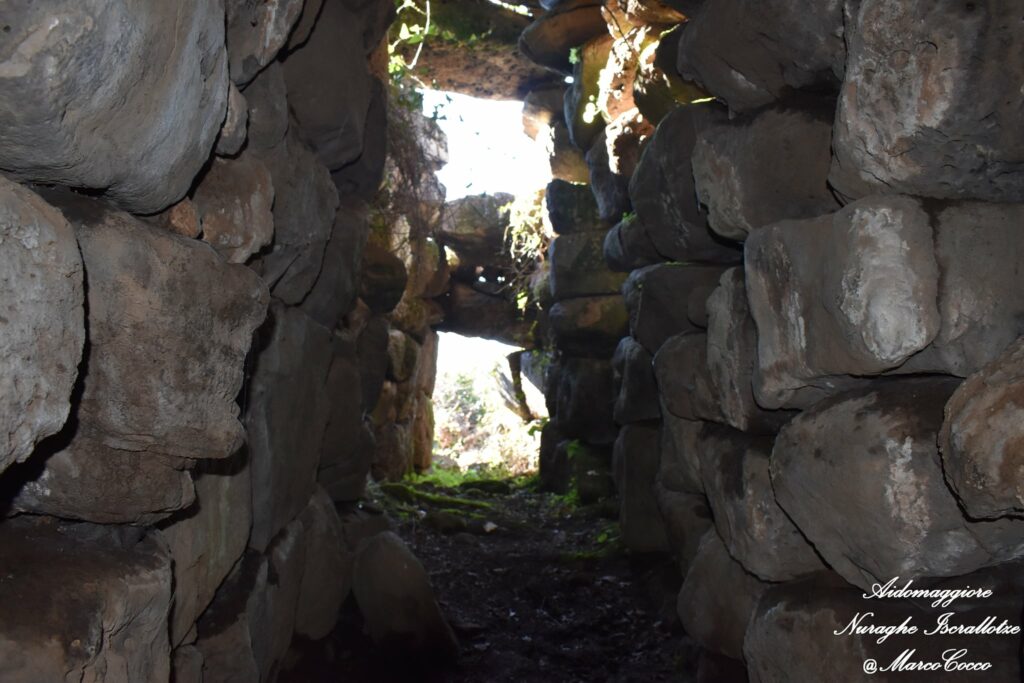 The Iscrallotze nuraghe in Aidomaggiore